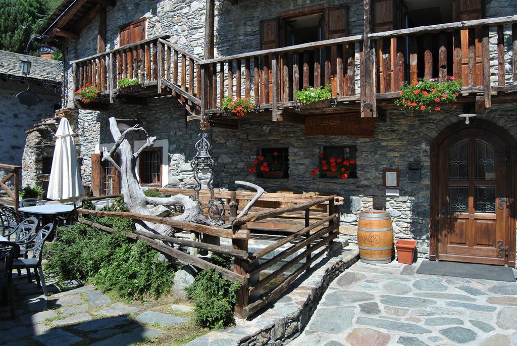 Casa Vacanza La Rocca Киеза ин Валмаленко Екстериор снимка