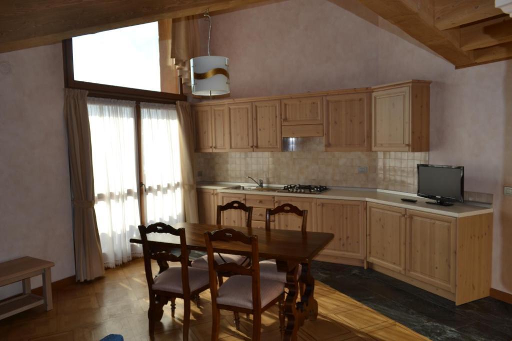Casa Vacanza La Rocca Киеза ин Валмаленко Стая снимка