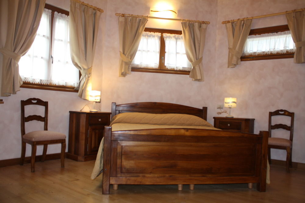 Casa Vacanza La Rocca Киеза ин Валмаленко Екстериор снимка