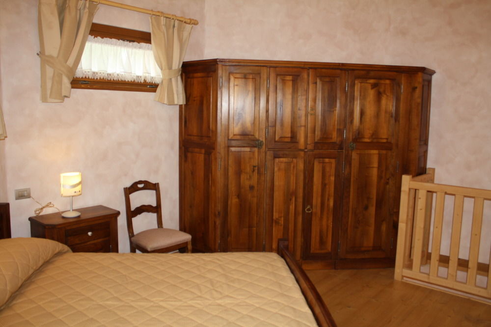 Casa Vacanza La Rocca Киеза ин Валмаленко Екстериор снимка